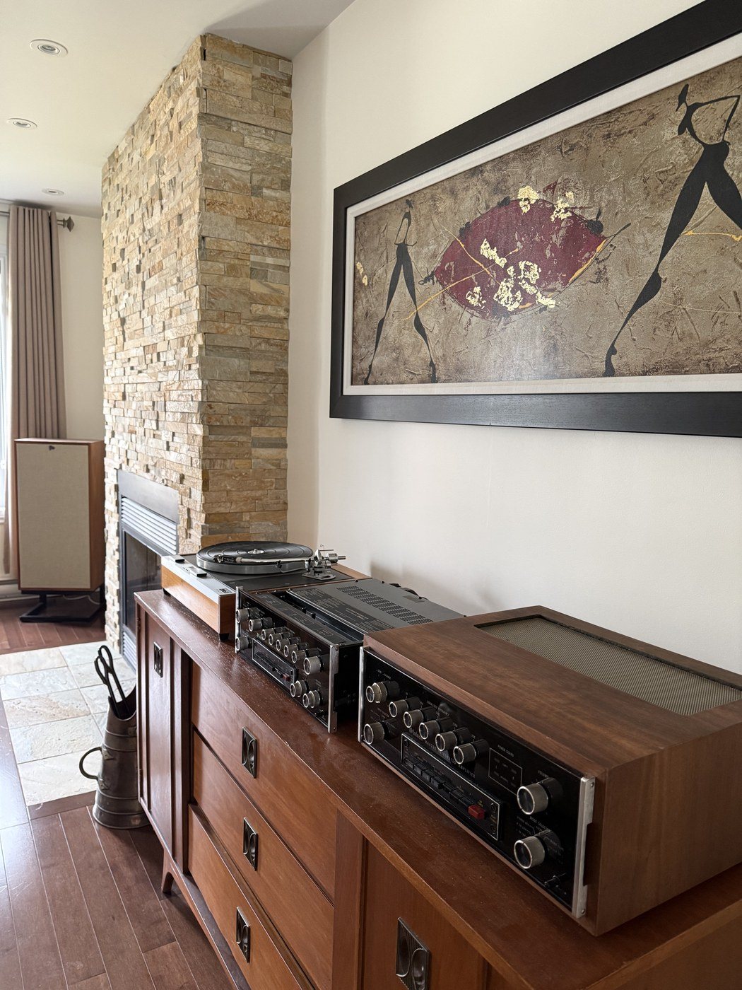 McIntosh C33 (left) and MA6200 (right)