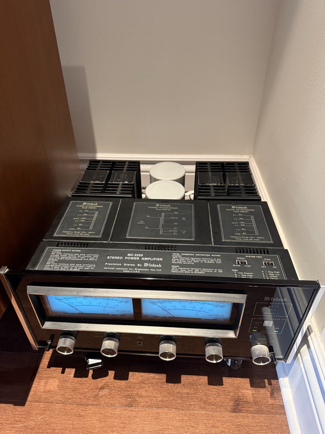 McIntosh MC2255 chassis showing autoformers, power transformer and heat sinks